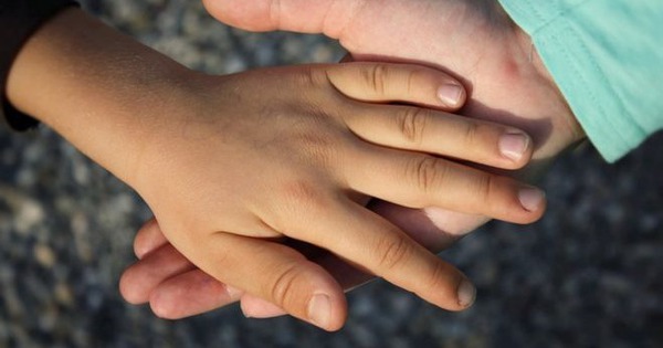 Trẻ có thông minh hay không, nhìn bàn tay là có thể đoán ra: Tin hay không tùy bạn!