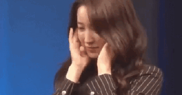 Mỹ nhân từ bỏ hào quang showbiz đi làm TVHK: Nhan sắc nhìn 1 lần là vấn vương, style đơn giản mà đẹp đỉnh