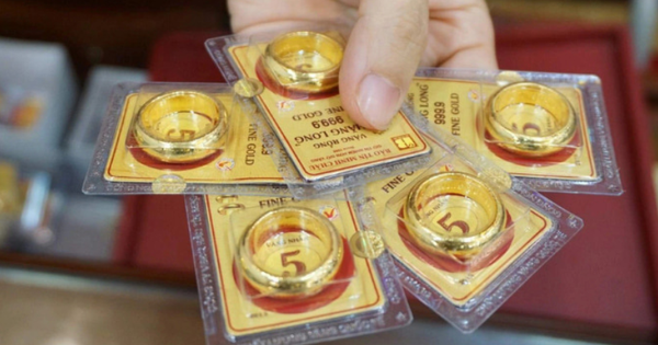 Giá vàng tăng giảm theo giờ: Người được tặng vàng cưới phải nhớ một điều quan trọng!