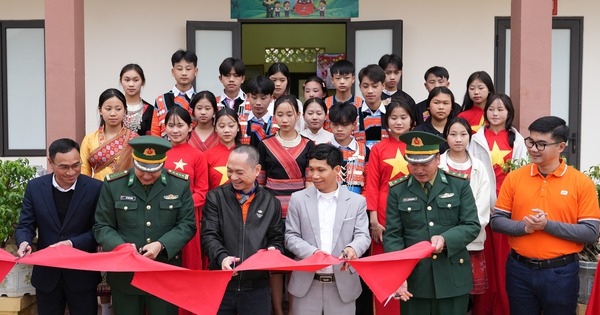 Bật Tết vùng biên: FPT Shop mang công nghệ đến gần hơn với học sinh Mường Lạn