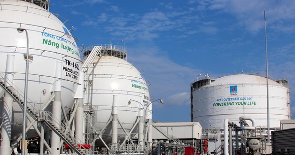 PV Gas (GAS) báo tin khẩn giữa lúc cổ phiếu tăng trần