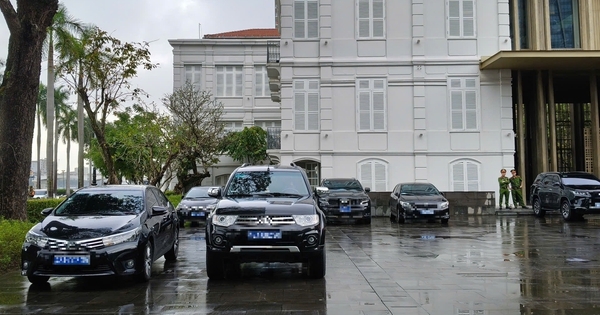 Xe Mercedes từng khởi điểm thanh lý hơn 630 triệu ở Đà Nẵng nay rớt còn 282 triệu