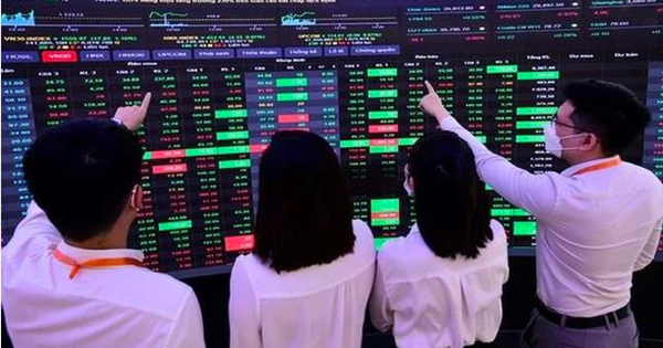 Các CTCK đồng loạt “hô” VN-Index vượt 2.000 điểm, điều gì đang diễn ra?