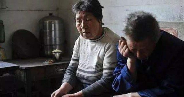 Bán nhà làm quà cưới cho con, cái kết cuối đời cay đắng: Đây là cách nuôi dạy con sai lầm nhất, nhiều cha mẹ mắc phải