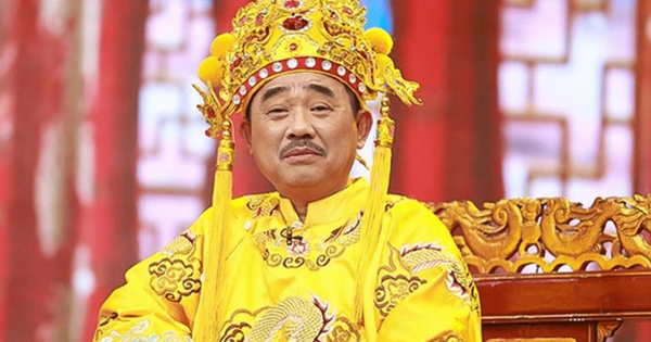 Việt Nam có một "Ngọc Hoàng" U65 sống rất lạ: Nhà 10m2 giường tủ làm mỏng dính, đặc biệt thích màu hồng