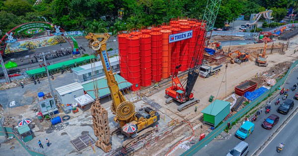 Cận cảnh đại công trường Metro số 2: Nơi đón siêu máy khoan hầm, nơi rục rịch quây tôn Cận cảnh đại công trường Metro số 2: Nơi đón siêu máy khoan hầm, nơi rục rịch quây tôn