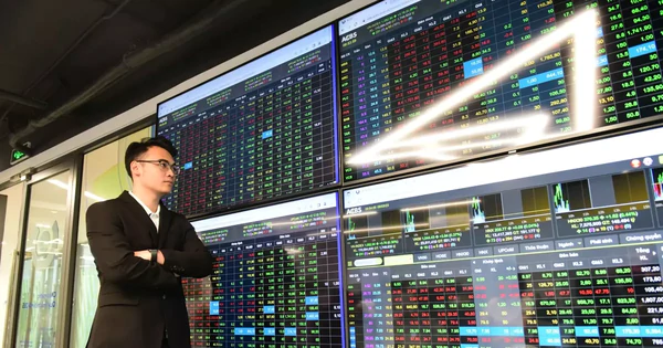 Khối ngoại 'xả' gần 900 tỷ đồng, VN-Index đứt chuỗi tăng