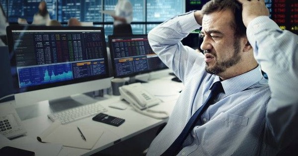 Phiên 26/10: Khối ngoại bán ròng gần 900 tỷ đồng, xả mạnh một cổ phiếu "quốc dân"