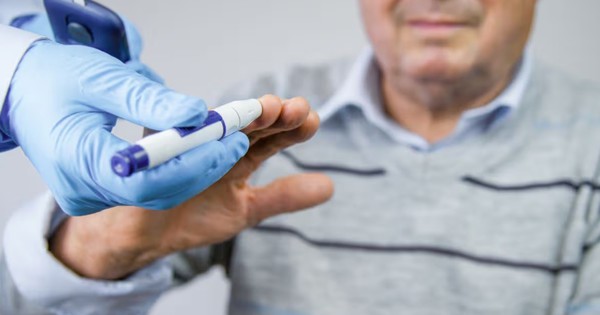 Tiểu đường rất hay "nhắm tới" những người có 3 đặc điểm này: Kiểm tra ngay xem bạn có không