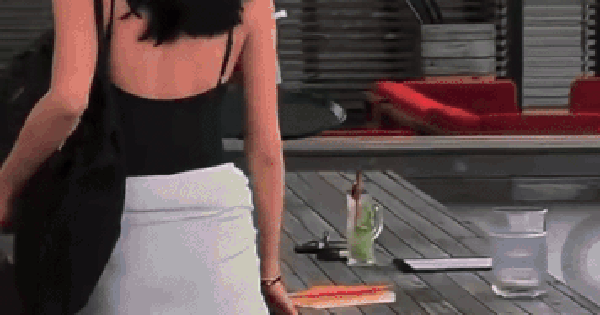 Mỹ nhân sở hữu 96 bất động sản cuốn gói khỏi showbiz, không dám ngẩng mặt nhìn đời vì gây tội lỗi động trời