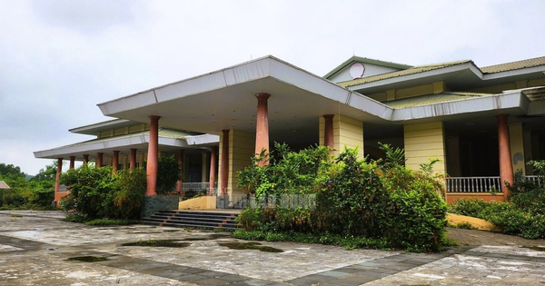 Xin thay đổi công năng trung tâm hội nghị 160 tỉ đồng bỏ hoang ở Thanh Hóa