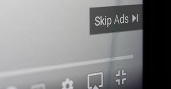 Tin vui từ tháng 2: Quảng cáo video trên mạng được tắt sau 5 giây; Cấm sử dụng trang phục bác sĩ, dược sĩ khi quảng cáo mỹ phẩm