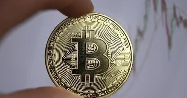Bitcoin thủng mốc 80.000 USD, bốc hơi hơn 100 tỷ USD vốn hóa