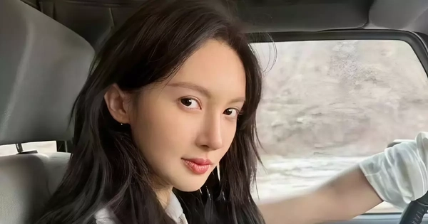 Hoa khôi trường múa bị cảnh cáo