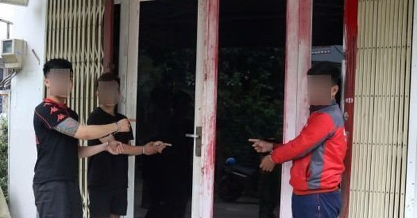 Công an TP.HCM giữ khẩn cấp 3 thanh niên tạt sơn đòi nợ thuê