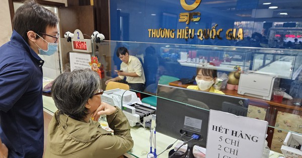 Tối 10-2, giá vàng miếng SJC gây bất ngờ trên t...