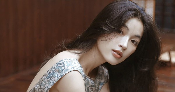 Nhan sắc kinh diễm như sao thập niên 90 của cô gái được nhạc trưởng trẻ nổi tiếng Việt Nam cầu hôn