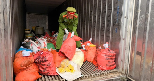 Khám xét, bắt giam chủ xưởng Nguyễn Văn Vinh 50 tuổi vì trộn chất gây ung thư vào 2 tấn thực phẩm