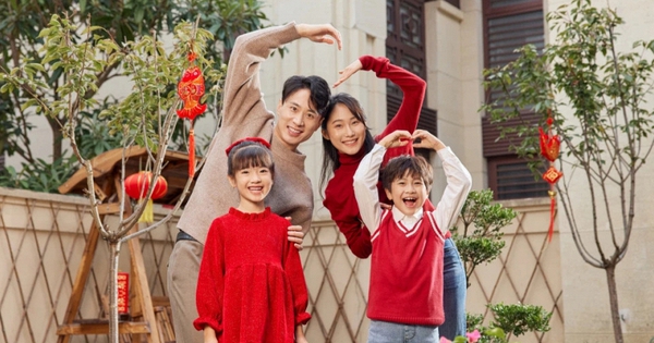 Đừng mặc 3 loại áo quần này cho con dịp Tết: Mặc vào dễ bị chê!