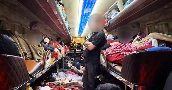 Kỷ lục: Xe khách bị phạt gần 300 triệu đồng ngày cận Tết và khung cảnh 'không thể tưởng tượng' bên trong