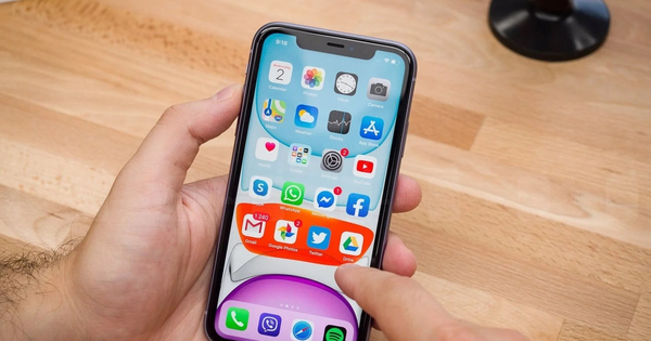 Ai còn nhớ chiếc iPhone 11 "cũ mèm" này không? - Dùng lại vào năm 2026, chẳng hiểu sao tôi vẫn thích nó mới tài