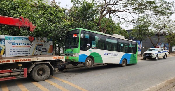 Uống bia khai xuân, tài xế xe buýt ở Hà Nội bị xử phạt vi phạm nồng độ cồn