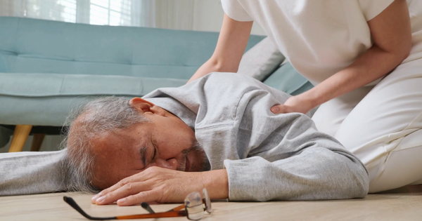 Ngày càng nhiều người bị đột quỵ, bác sĩ cảnh báo gấp: 3 thói quen này, dù khó đến đâu cũng phải thay đổi