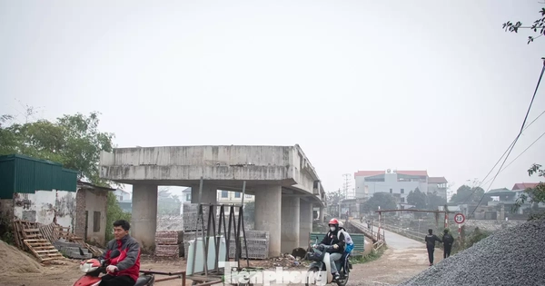 Hà Nội: Dự án cầu dừng thi công hơn nửa năm do vướng mặt bằng