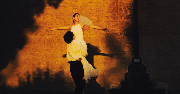 Từ tiếng Việt chỉ có một âm tiết nhưng diễn tả ranh giới mong manh giữa “có được” và “mất đi”, tiếng Anh không có từ tương đương