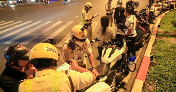 Từ tin giả "phạt 5 triệu đồng" người dân quay clip CSGT làm nhiệm vụ: Khi nào được ghi âm, ghi hình?