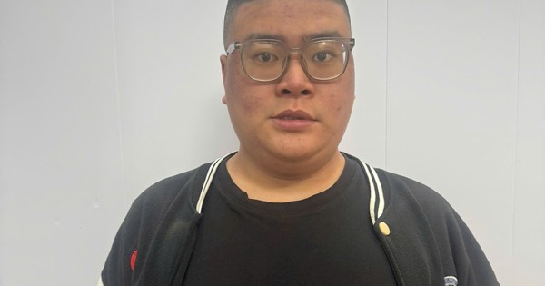 Nạn nhân của Nguyễn Long SN 2001 đến trình báo Công an