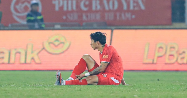 "Thở phào" với Đoàn Văn Hậu