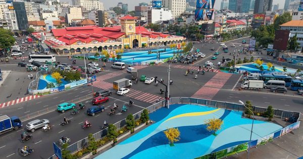 TPHCM yêu cầu tạm dừng chỉnh trang tại chợ Bến Thành, Hồ Con Rùa