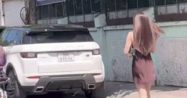 Mỹ nhân quay lưng bước đi để lộ suối tóc dưới nắng, netizen khen hết lời