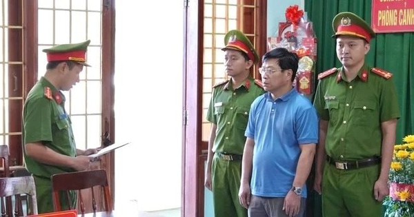 Khởi tố Giám đốc lắp camera để 