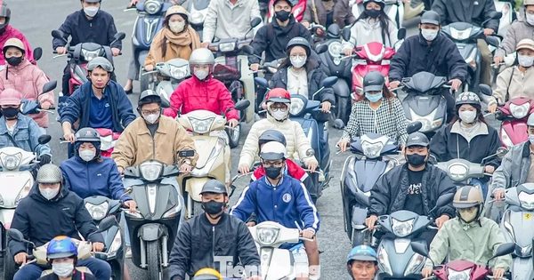 Một số tuyến phố Hà Nội kẹt cứng ngày đầu trở lại làm việc sau Tết