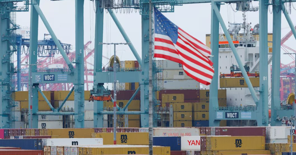 NÓNG: Mỹ dừng thu thuế từ ngày mai 24/2