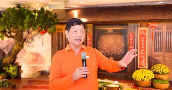 Cổ đông FPT “khổ” vì AI?