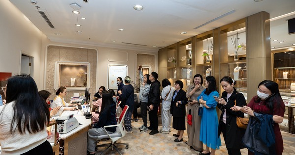 Giá bạc hôm nay 24-2: Một thương hiệu bạc quá tải ngay trong ngày mở bán đầu tiên