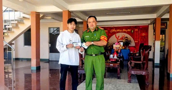 Phát hiện loạt tờ tiền từ 50K - 500K trên tuyến tỉnh lộ: Công an xã vào cuộc