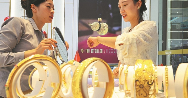 10 năm mua vàng ngày vía Thần Tài, tôi rút ra 8 bài học giúp tuổi 45 không còn lo tiền bạc