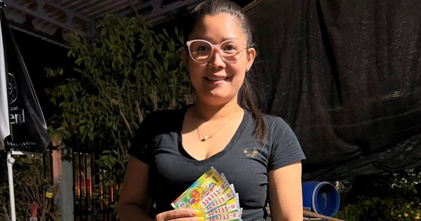 Xổ số miền Nam: Người phụ nữ gây “sốt” khi đổi 46 vé trúng độc đắc trong 3 ngày