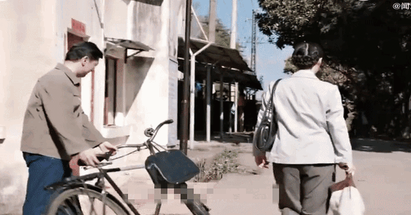 Mỹ nhân U32 vẫn bất chấp đóng thiếu nữ 14 tuổi, nũng nịu như công chúa khiến ai nấy sởn da gà