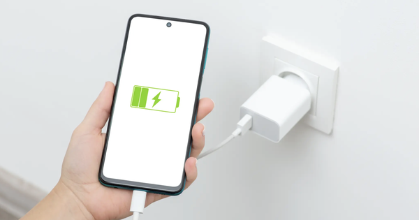 Ở khách sạn 4 đêm, vị khách bất ngờ bị phạt gần 6 triệu chỉ vì lỗi rút 1 thứ khỏi ổ cắm điện