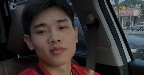 Đình Bắc phải cải trang, lên ô tô riêng, lặng lẽ ra về bằng cửa phụ khi được hàng ngàn fan săn đón