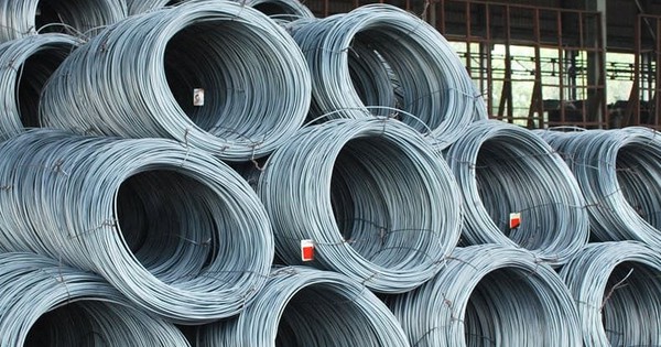 Chuyện gì đây: Doanh nghiệp thép thua lỗ 800 tỷ, cổ phiếu vẫn "thăng hoa" trên sàn chứng khoán