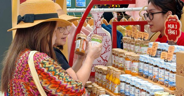 Giỏ Quà Tết Việt 2026: Tinh Nguyên tạo dấu ấn tại Saigon Centre & Takashimaya