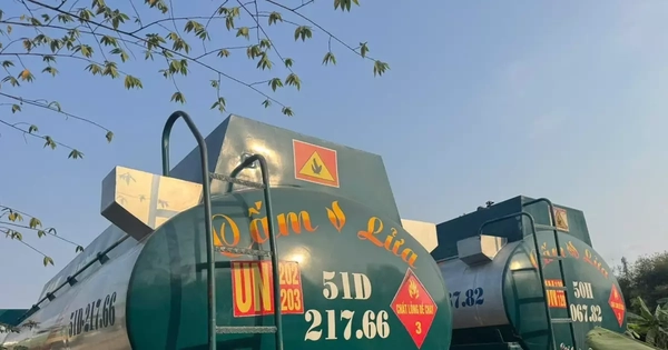 Phát hiện đường dây sản xuất xăng A95 giả quy m...