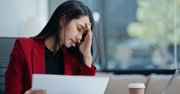 Ngủ đủ giấc vẫn lờ đờ cuối ngày: liệu dân văn phòng có đang bỏ quên đôi mắt?