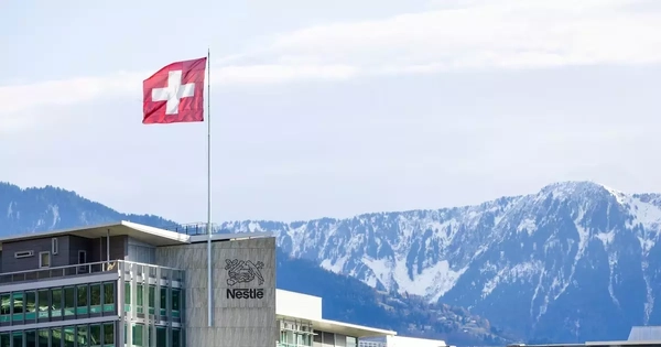 Lo ngại độc tố, Nestlé rầm rộ thu hồi sữa tại châu Âu